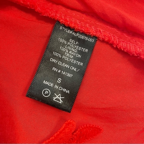 ASTR the Label Lace Red Romper Size Small - Picture 7 of 13